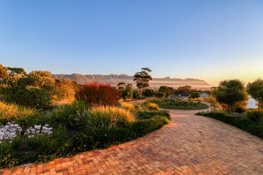 5 Bedroom Property for Sale in Somerset West Rural Western Cape